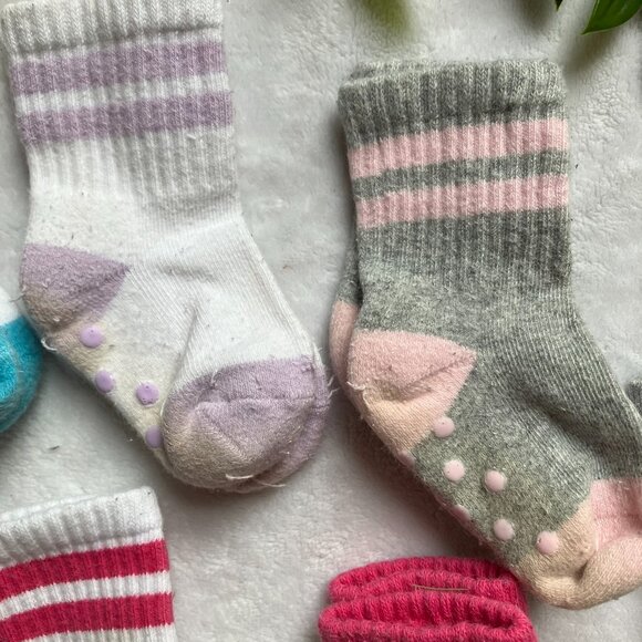 Free w/ Purchase | Baby 6-12M Non-Slip Grip Socks Bundle | 7-8cm | Mixed Colours - Picture 3 of 7